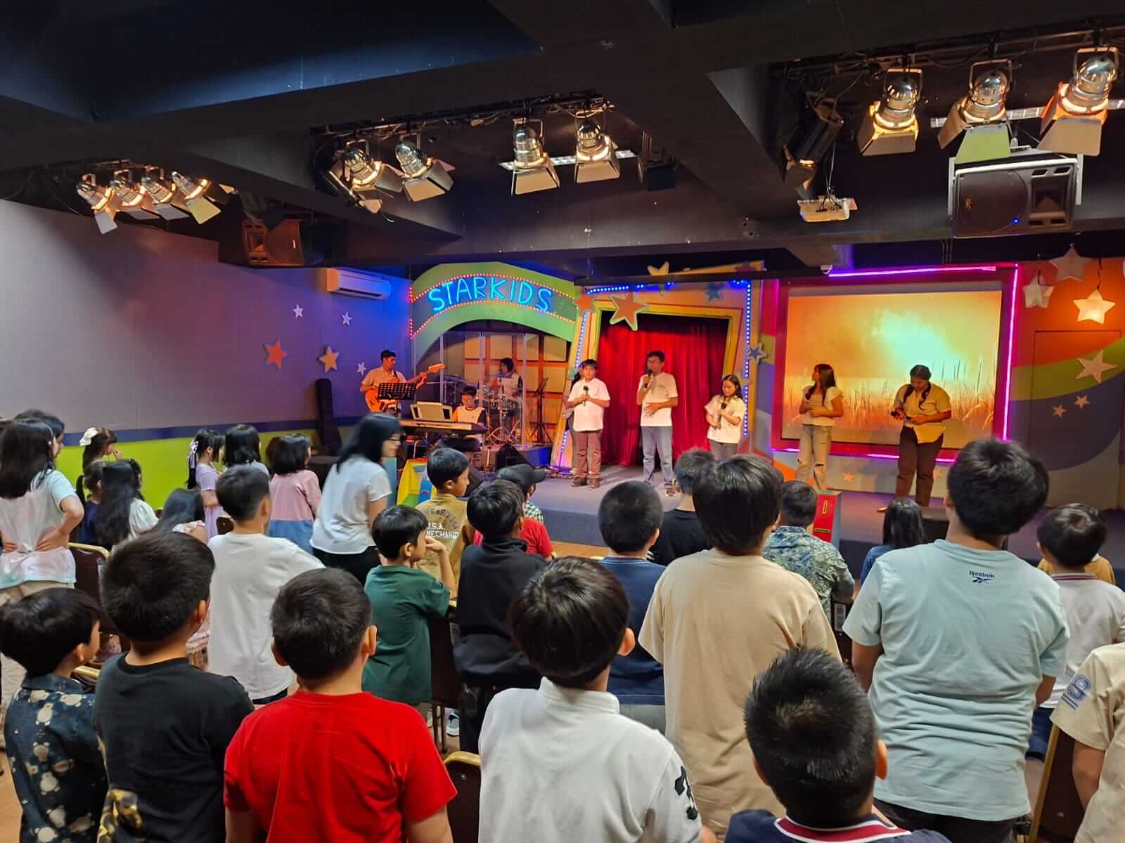 Starkids Worship Moment